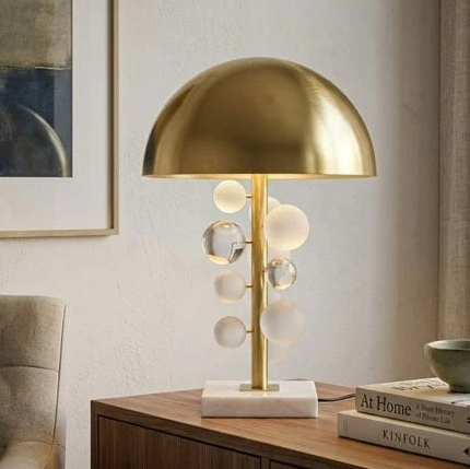 Abajur esferas em metal com base em mármore dourado Bivolt 59x34 cm