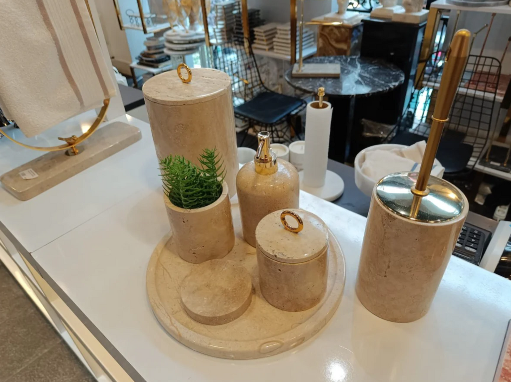 Conjunto de banheiro turco clássico com 7 peças em travertino amarelo